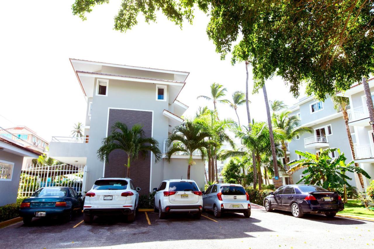 Tropicana Suites Deluxe Beach Club & Pool - Playa Los Corales Punta Cana Buitenkant foto