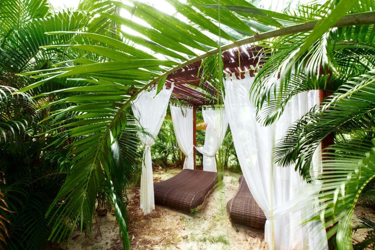 Tropicana Suites Deluxe Beach Club & Pool - Playa Los Corales Punta Cana Buitenkant foto